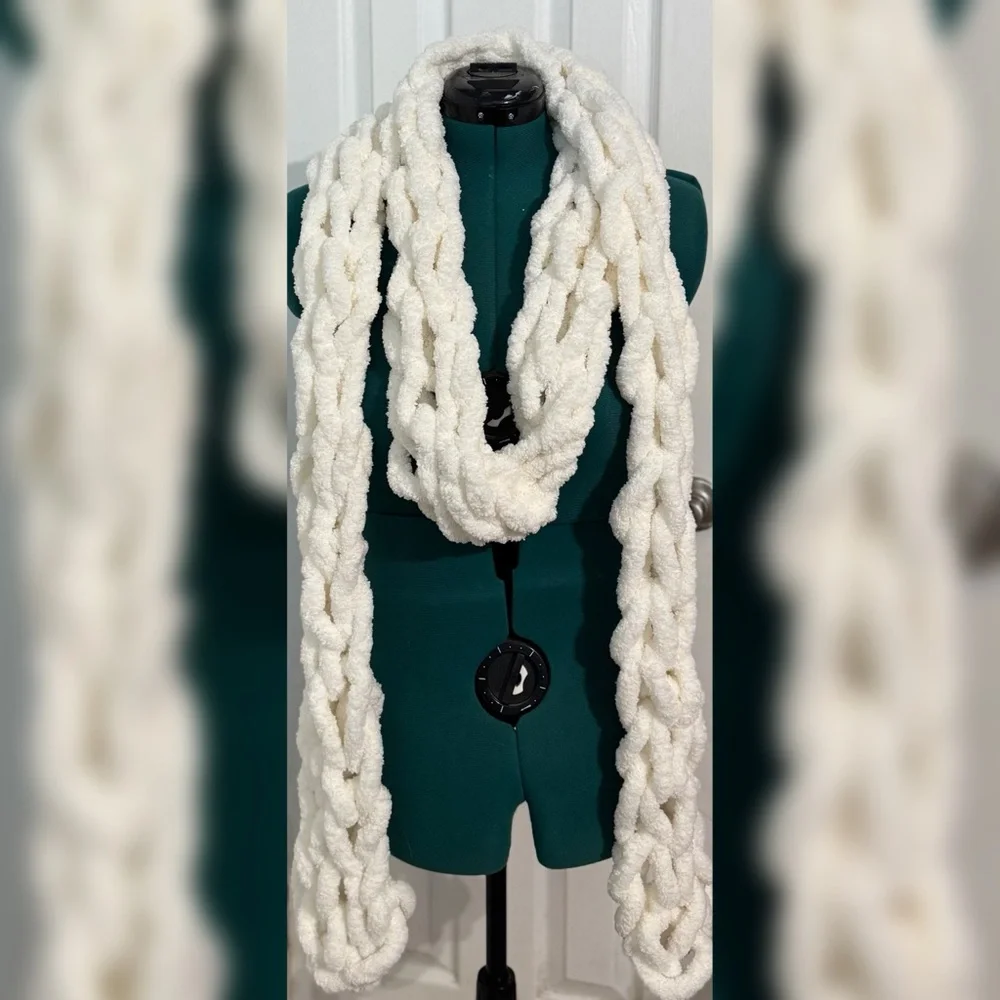 Handmade Hand Crafted Oversized Knit Scarf Ivory - Picture 1 of 3